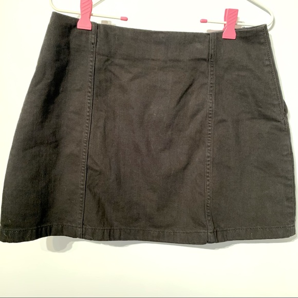 Wilfred Black Mini Skirt w/ buttons - Picture 2 of 4